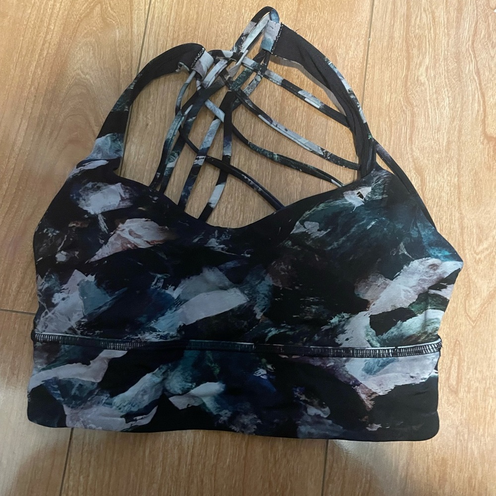 Lululemon. Sports Bra